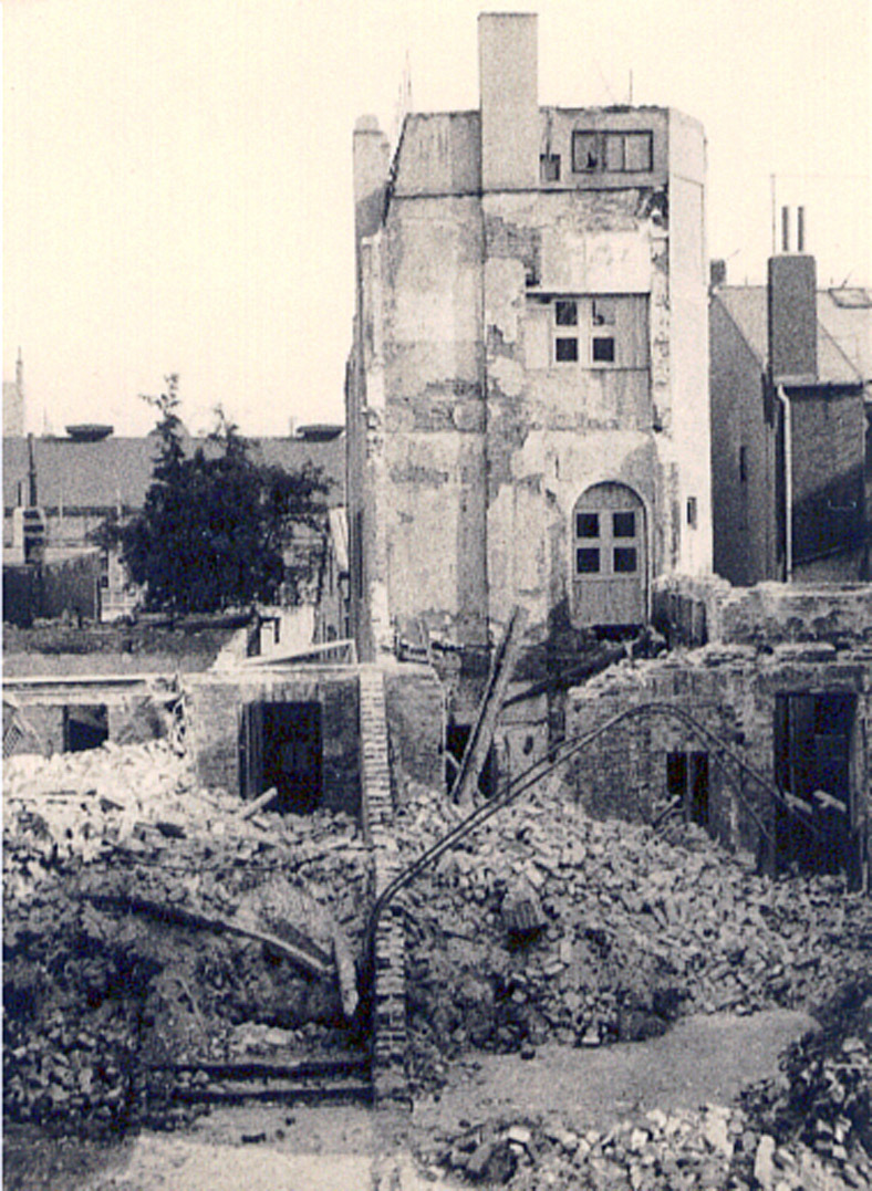 Рис. 4. Руины времен Второй мировой войны.